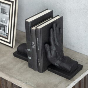 Serra-Livros Mãos