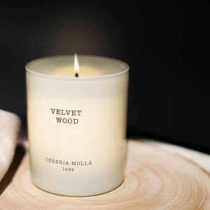 Vela Velvet Wood 230gr