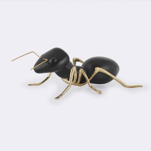 Formiga Preto Mate com Patas em Latão Natural